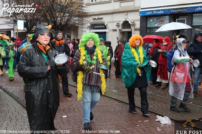 Beueler Weiberfastnachtszug 2024 Fotonr 176158 Fotografmarion Müller White Karneval 